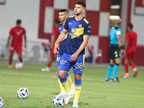 הכדור נדבק לו לרגל (אלן שיבר)