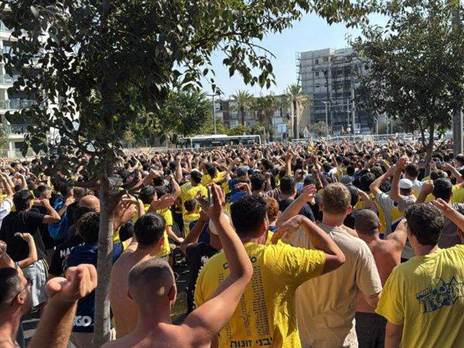 חיכו שנה שלמה (פרטי)