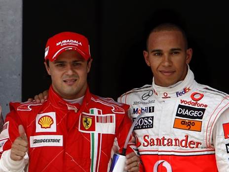 לצידו של המילטון בעונת 2008