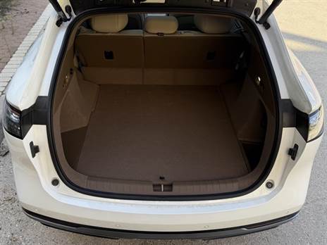 670 ליטר מאחור ועוד 70 ליטר בתא המטען הקדמי