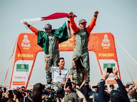 נאסר אל-עטיה עם האליפות השישית שלו בדקאר