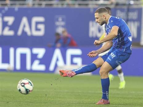 השישי במדי קבוצתו (GETTY)