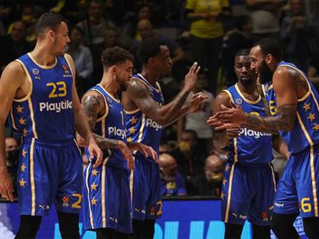 “בתוך חדר ההלבשה“ (GETTY)