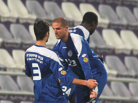 שחקני רמה"ש חוגגים. יחזרו הביתה? (אלן שיבר)