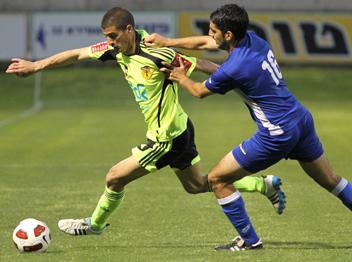 יפתח לבד בחוד. בן שושן (קובי אליהו, וואלה!)