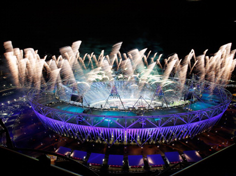 חום, אנושיות, הומור, המלכה, וג'יימס בונד (gettyimages)
