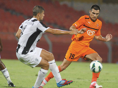 מרינקוביץ' מול פאוק. בקרוב בצד השני? (אלן שיבר)