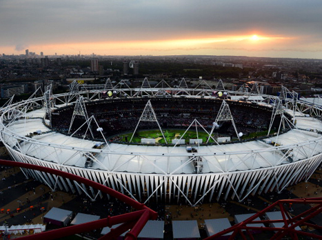 בית חדש לפטישים. האיצטדיון האולימפי בלונדון בטקס הפתיחה (gettyimages)