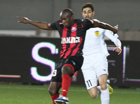 עשה רושם על קלינגר. פינאס (יוסי שקל)