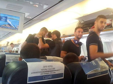 בקרוב המבחן הראשון. אבידור מגיע למחנה (האתר הרשמי של הפועל חיפה)