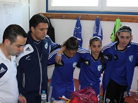 לצמצם את הפערים עד 2015. עזורי (ההתאחדות לכדורגל)