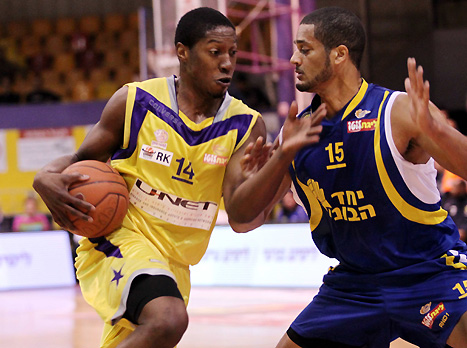 מיצ'ל בקדנציה הקודמת בארץ (עודד קרני, מנהלת הליגה)