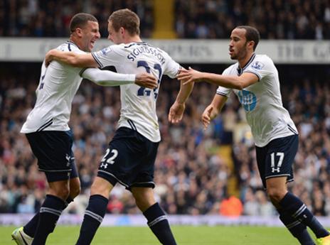 סיגורדסן והחברים מטוטנהאם מבסוטים (GETTYIMAGES)