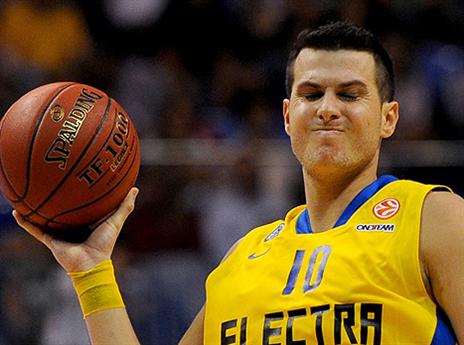 הציג דקות טובות ברבע השני. פניני