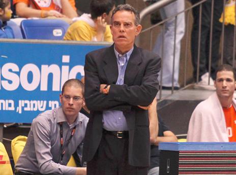 ינסה לצאת מהמשבר. אפי בירנבוים (צילום: אלן שיבר)