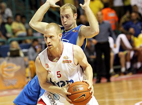 רוזן, עבר צד