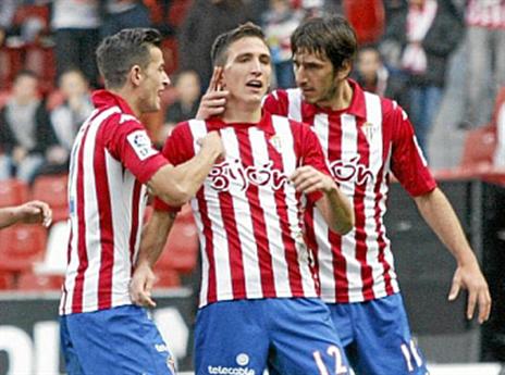 על הדרך הבטוחה לליגה הראשונה בספרד. שצ'פוביץ' וגיחון (gettyimages)