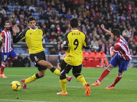 וייה כובש את השער הראשון. לא הספיק (GETTYIMAGES)