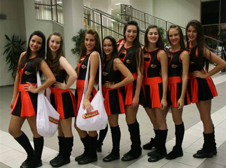 נהוג בכל העולם (מנהלת הליגה)