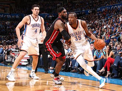 KD קיבל את החבר שלו בחזרה, אבל חטף על הראש (gettyimages)