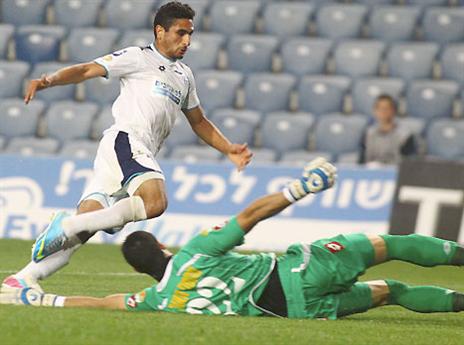 חיזוק ראשון ליוסי מזרחי. סייף (אלן שיבר)