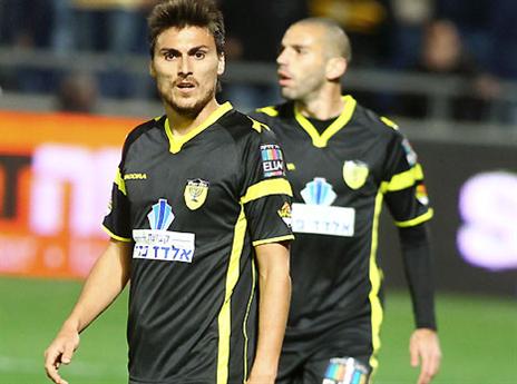 וילה. ייעדר מול הזהובים (אלן שיבר)