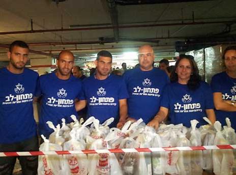 גורדנה, אורי כהן ושי אבוטבול עם עמותת "פתחון לב"