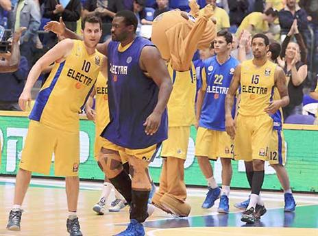 אפשר כבר להריח את זה... (אלן שיבר)