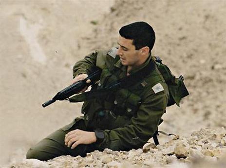 רס"ן איתן בלחסן ז"ל. אפשר ללמוד ממנו