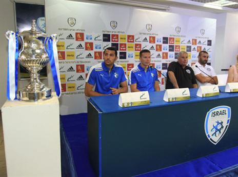 העיניים על הגביע (אלן שיבר)