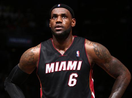 התקשה אחרי הרבע הראשון. ג'יימס (gettyimages)