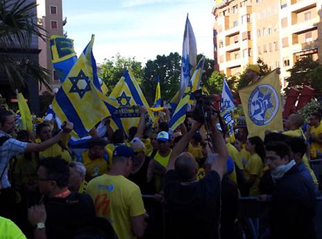 הצבא הצהוב ממשיך לזרום לאיטליה