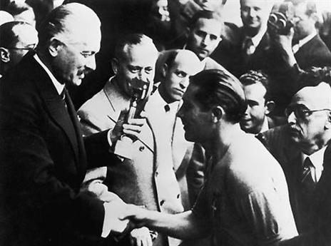 אבל ג'יוזפה מיאצה, האיטלקי המקורי, זכה להניף (gettyimages)