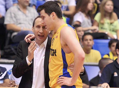 בלאט ממשיך במסע לעבר עוד תואר (אלן שיבר)