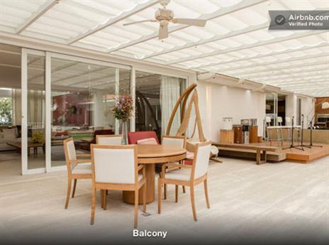 וחדר מוזיקה ליד המרפסת (צילום:AIRBNB.COM)