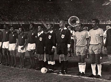 במשחק בין פורטוגל לברזיל ב-1972 (באדיבות אברהם קליין)