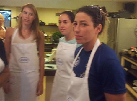 מהבריכה, הזירה והמסלול למטבח