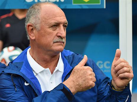 את שלב הבתים הוא סיים עם חיוך מתחת לשפם. סקולארי