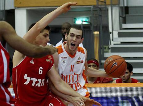 אור סלומון. חיזוק משמעותי