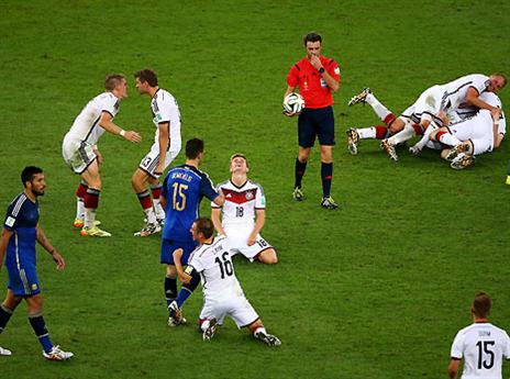 רגע אחרי השריקה של ריצולי (GETTYIMAGES)