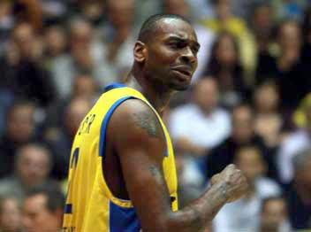 פישר, יצטרף דווקא לאדומים?