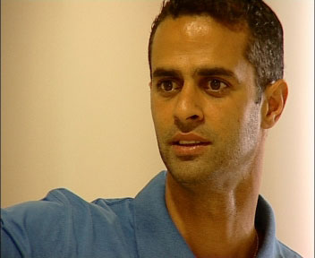 חרזי. קיבל את הבשורה המרה בחו"ל