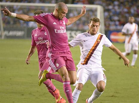 פפה. קיבל בקבוק מקייטה (gettyimages)