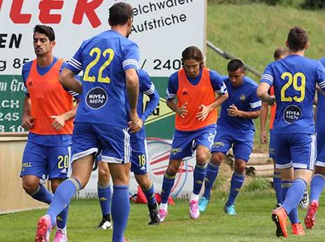 "מצפה מהשחקנים לעזור לו"