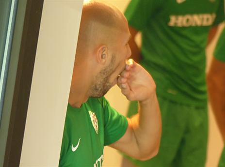 צוצאליץ' מפהק בפתיחת האימון