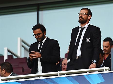 ביליץ' המורחק צפה מהיציע (GETTYIMAGES)