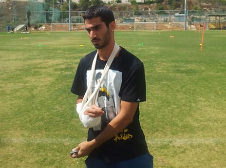 הגיע עם הגבס. קריאף באימון