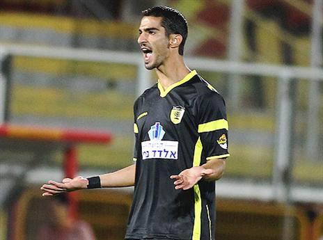 ימשיך על הספסל. קריאף (אלן שיבר)