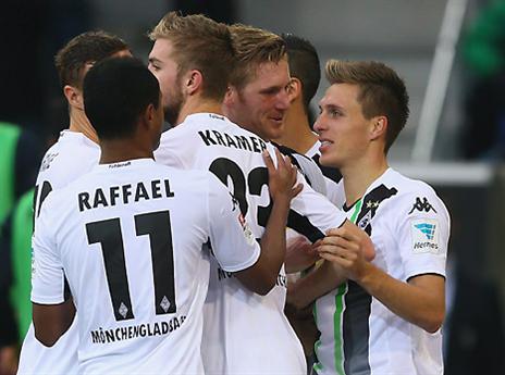 אולי הם עוד יגיעו לליגת האלופות בעונה הבאה. שחקני מנשנגלדבאך חוגגים (gettyimages)