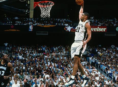 בצעירותו הוא גם התעופף גבוה